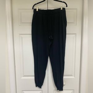 Lululemon black size 10 women’s stretch high-rise jogger